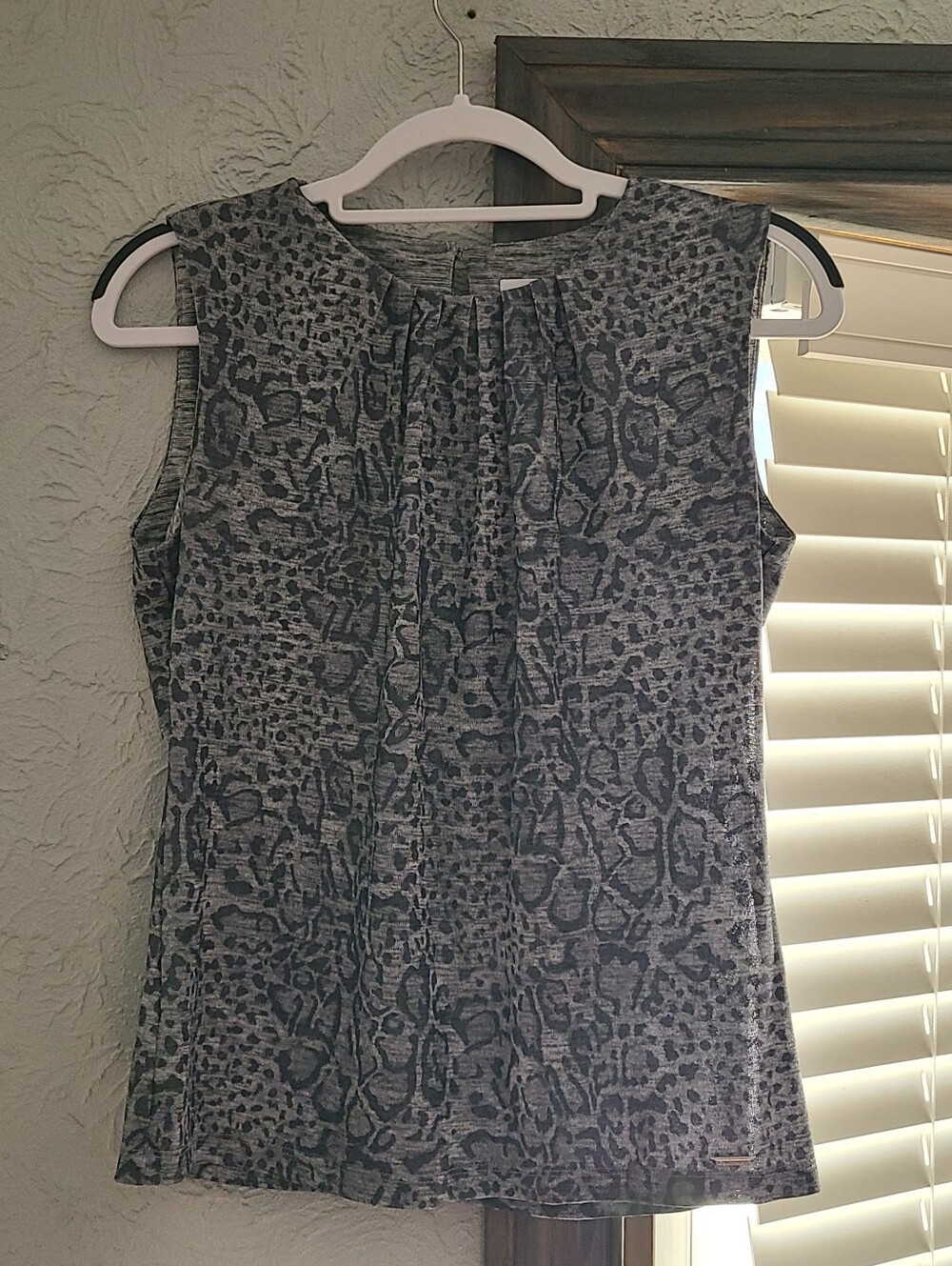 Calvin Klein Womens Black Gray Round Neck Sleeveless Blouse Top Size Medium